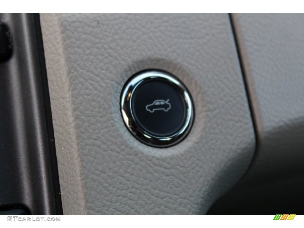 2011 Taurus SEL - Gold Leaf / Light Stone photo #21