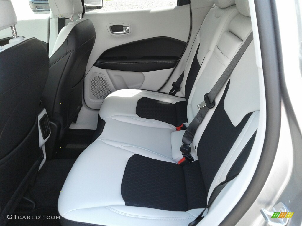 Black/Ski Gray Interior 2018 Jeep Compass Latitude Photo #122258382