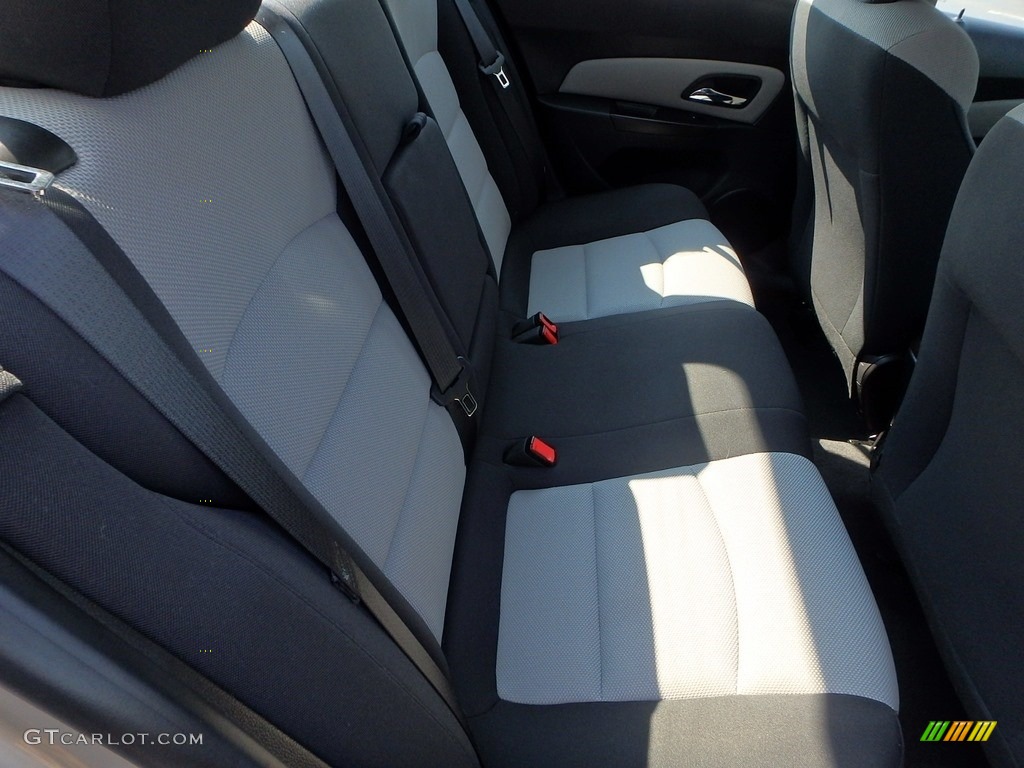 2014 Cruze LS - Champagne Silver Metallic / Jet Black/Medium Titanium photo #18