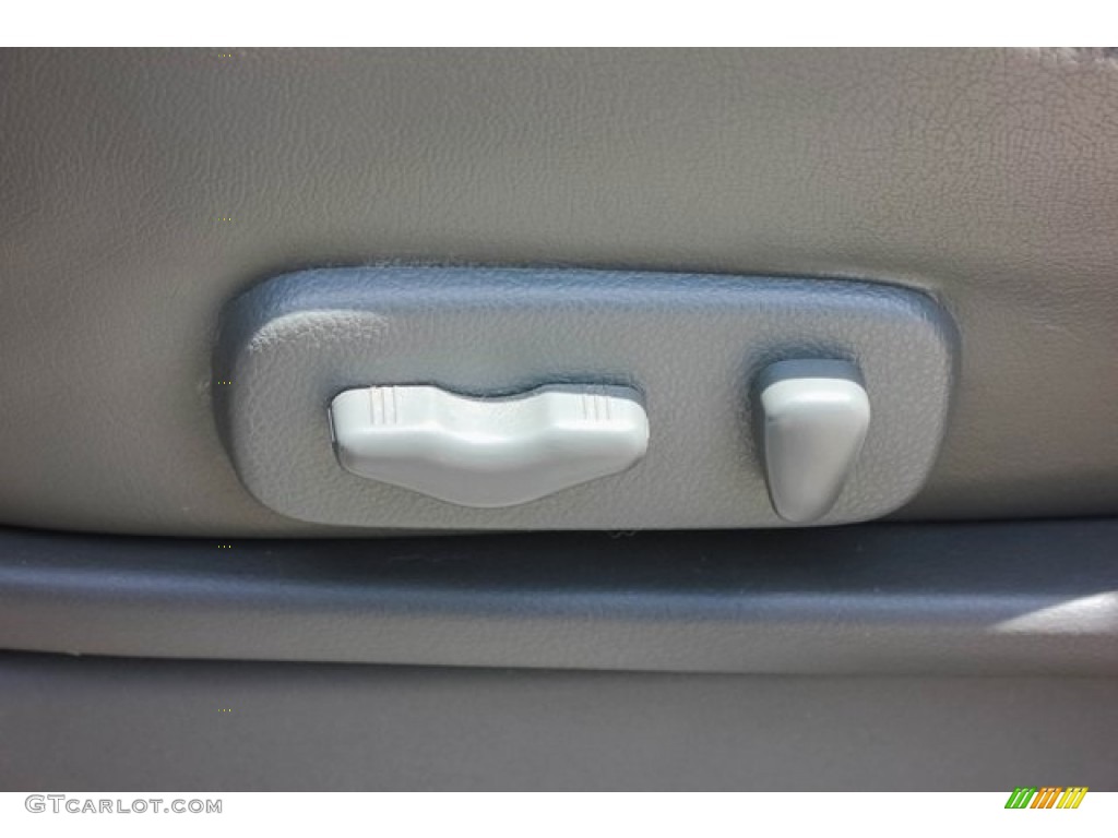 2006 Titan LE Crew Cab - Smoke Gray / Graphite/Titanium photo #16