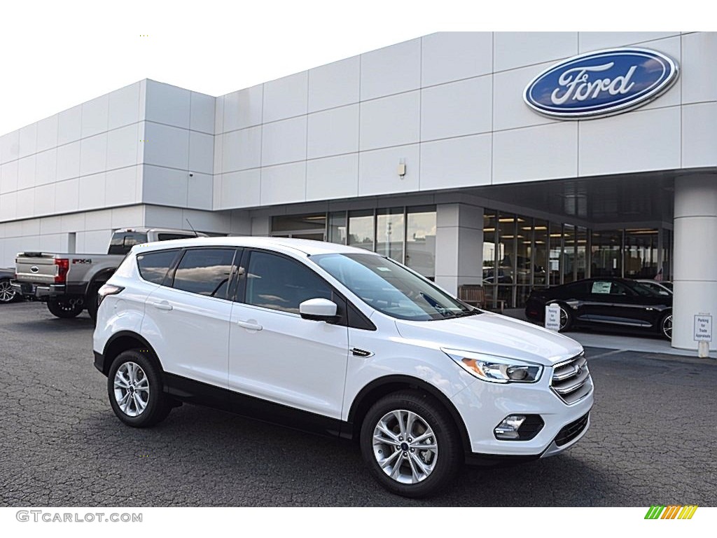 2017 Escape SE - Oxford White / Medium Light Stone photo #1