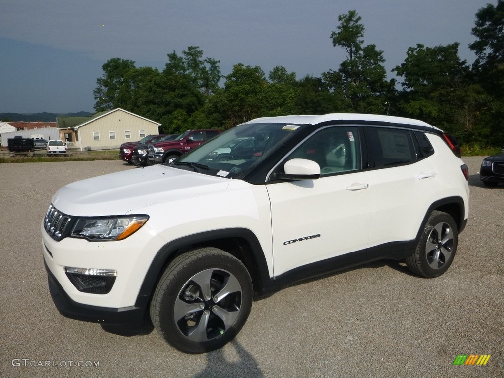 2018 Compass Latitude 4x4 - White / Black/Ski Gray photo #1