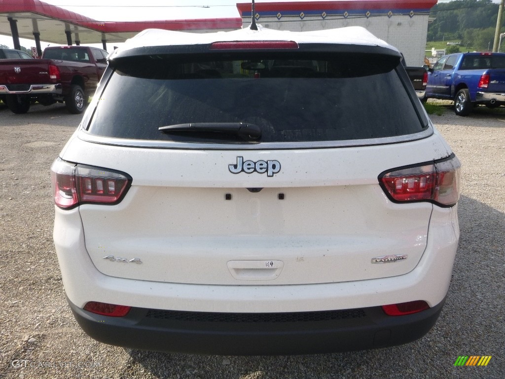 2018 Compass Latitude 4x4 - White / Black/Ski Gray photo #4
