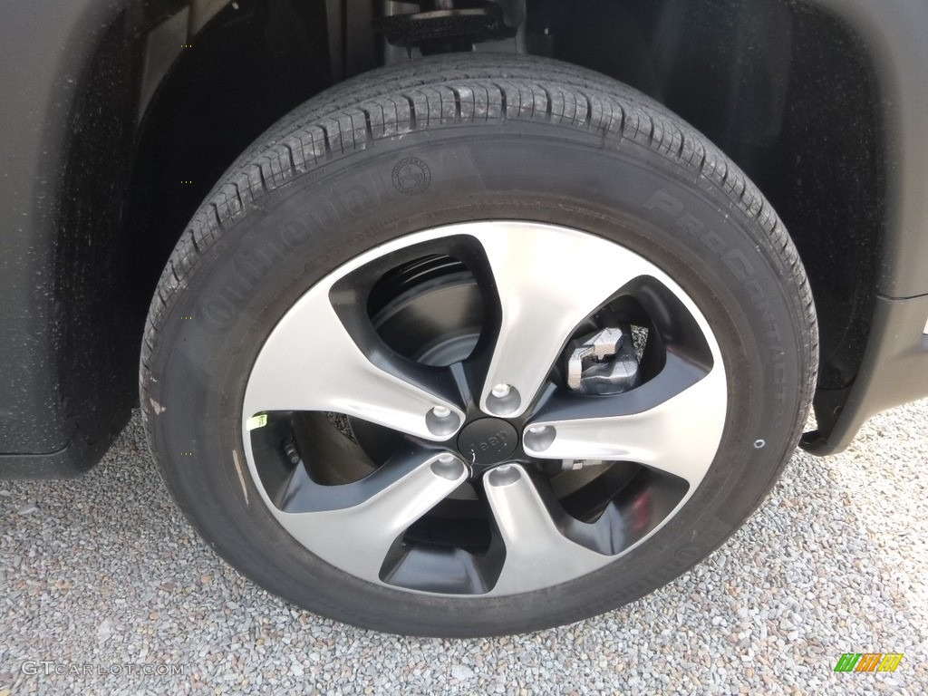 2018 Compass Latitude 4x4 - White / Black/Ski Gray photo #9