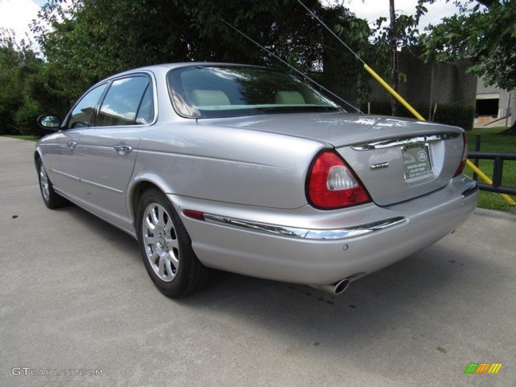 2005 XJ XJ8 L - Platinum Silver Metallic / Barley photo #12