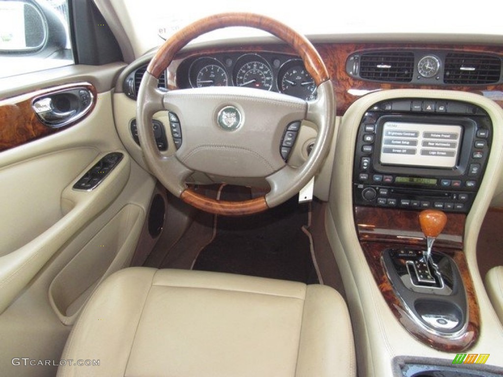 2005 XJ XJ8 L - Platinum Silver Metallic / Barley photo #13