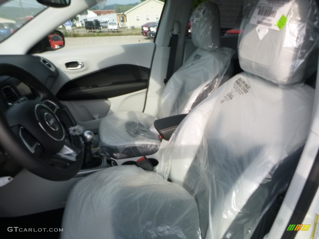 2018 Compass Latitude 4x4 - White / Black/Ski Gray photo #16