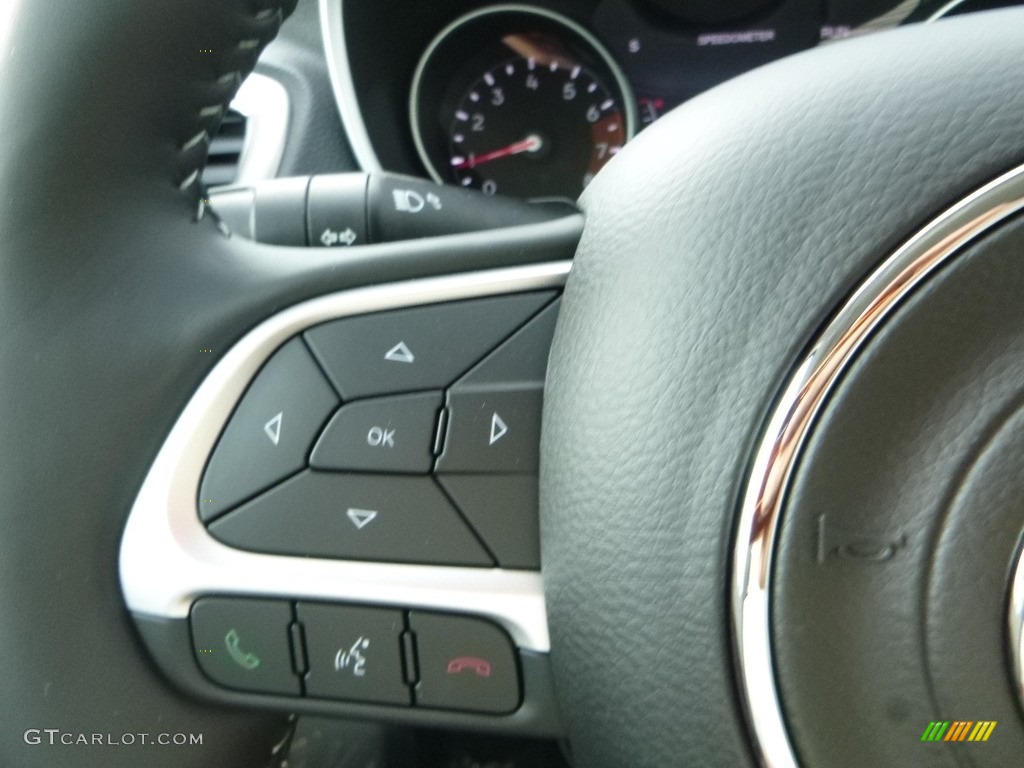 2018 Compass Latitude 4x4 - White / Black/Ski Gray photo #20