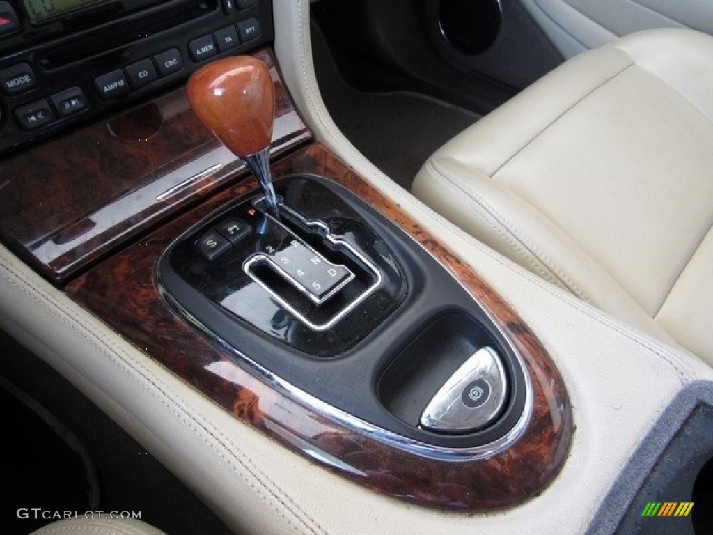 2005 XJ XJ8 L - Platinum Silver Metallic / Barley photo #32
