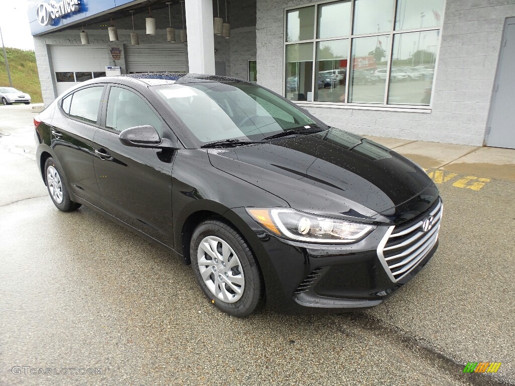 2018 Elantra SE - Phantom Black / Gray photo #1