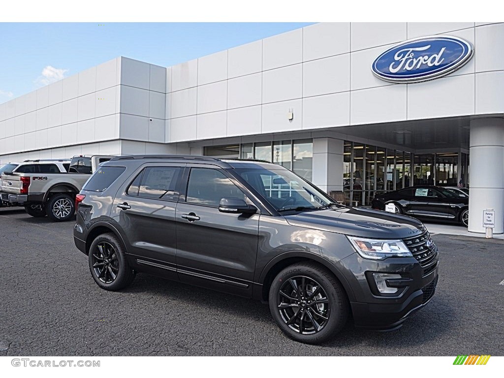 Magnetic Ford Explorer