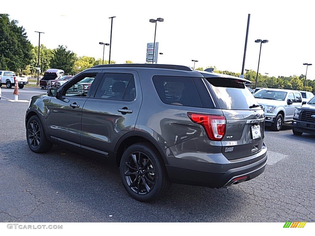 2017 Explorer XLT - Magnetic / Sport Appearance Dark Earth Gray photo #23