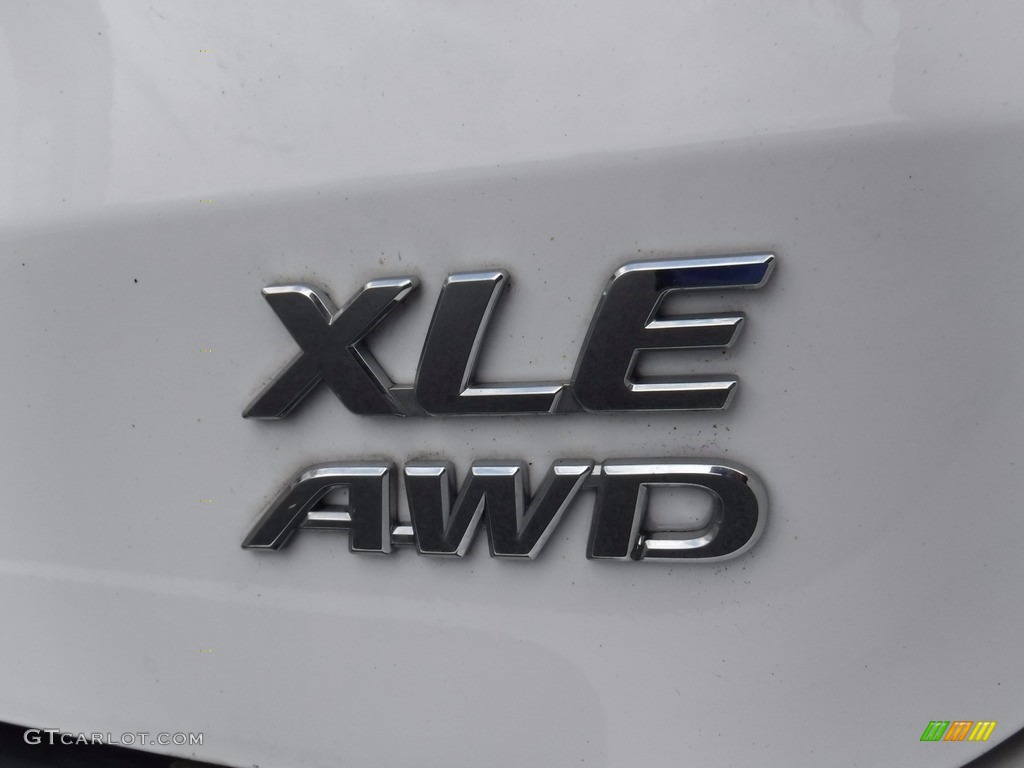 2012 Sienna XLE AWD - Blizzard White Pearl / Light Gray photo #8