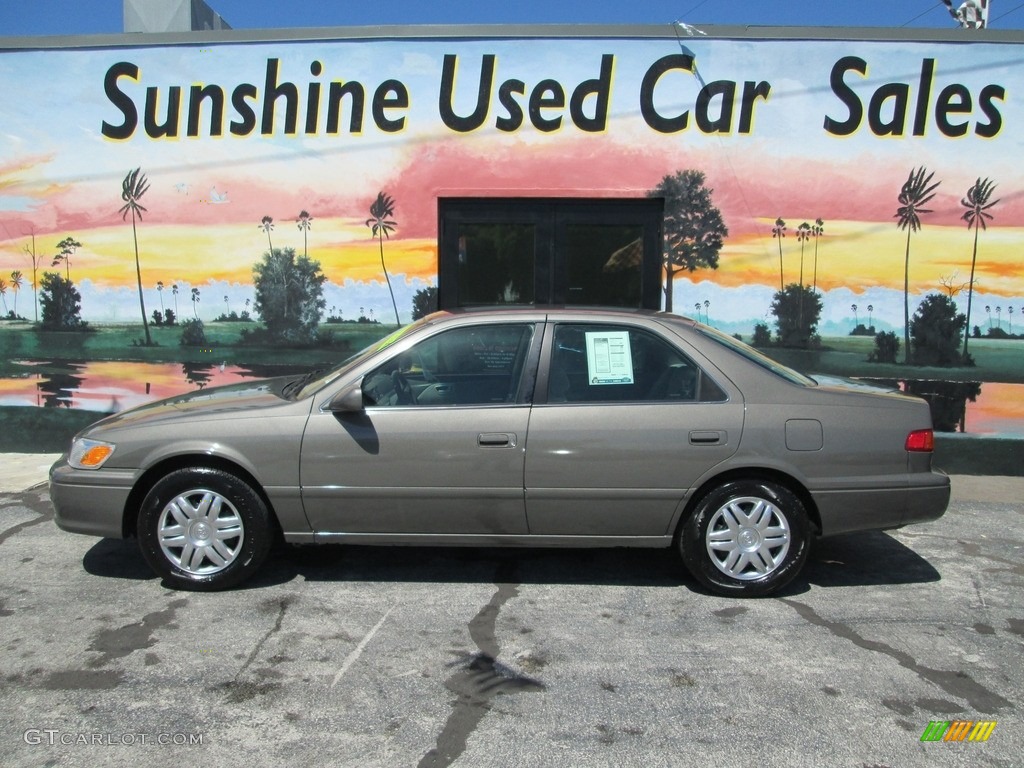 2001 Camry LE - Cashmere Beige Metallic / Gray photo #2