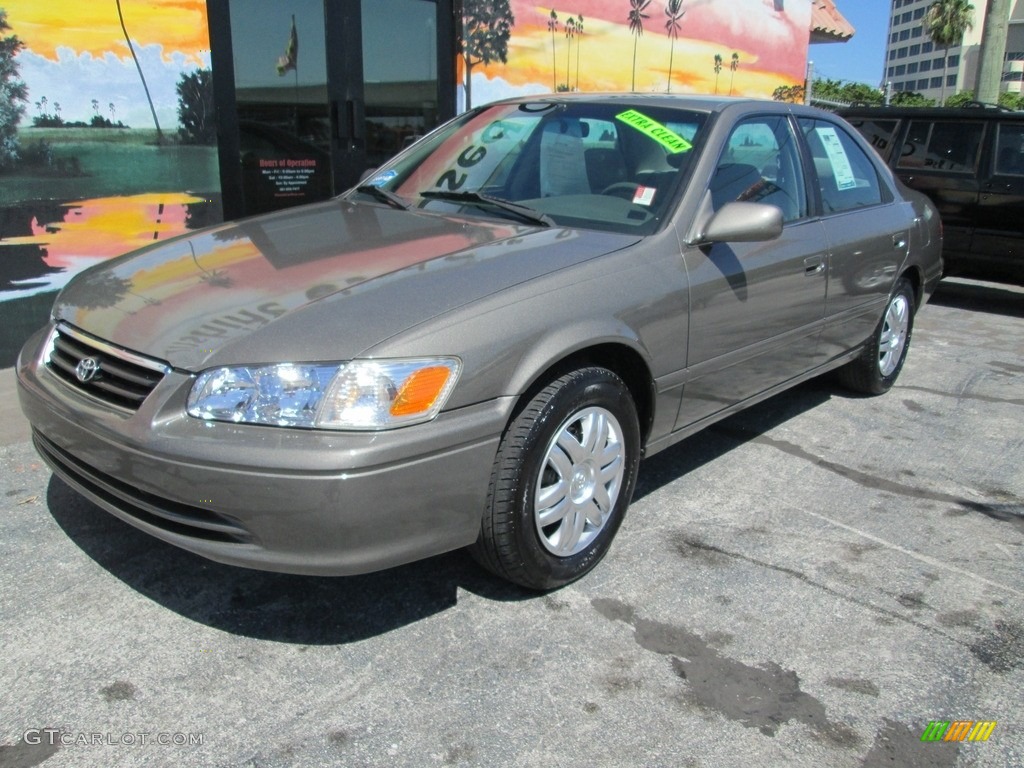 2001 Camry LE - Cashmere Beige Metallic / Gray photo #4