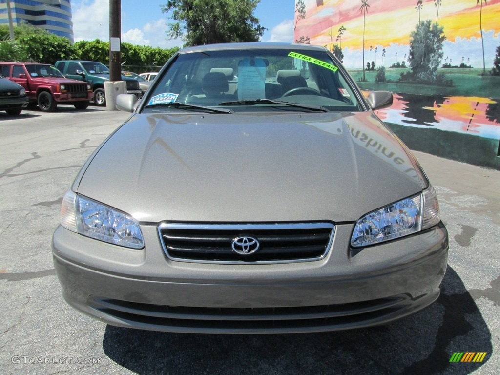 2001 Camry LE - Cashmere Beige Metallic / Gray photo #5