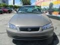 2001 Cashmere Beige Metallic Toyota Camry LE  photo #5