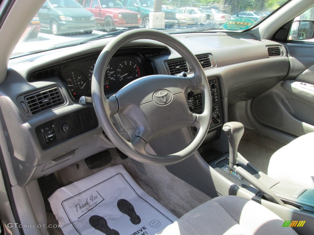 2001 Camry LE - Cashmere Beige Metallic / Gray photo #11