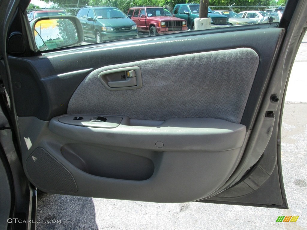 2001 Camry LE - Cashmere Beige Metallic / Gray photo #17