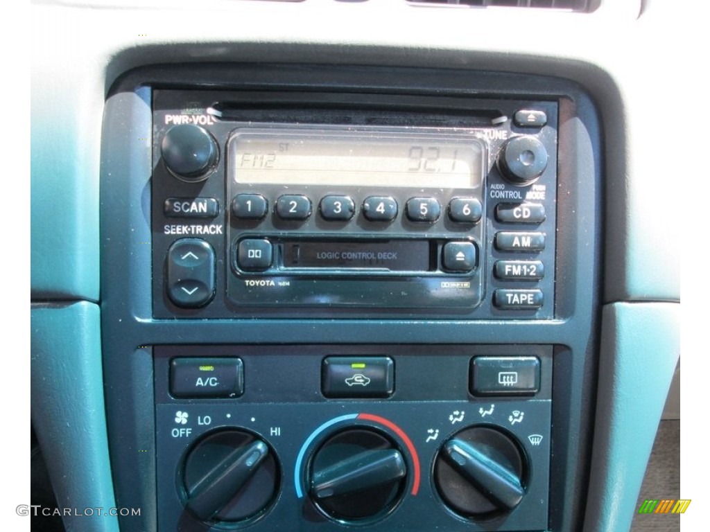 2001 Camry LE - Cashmere Beige Metallic / Gray photo #20
