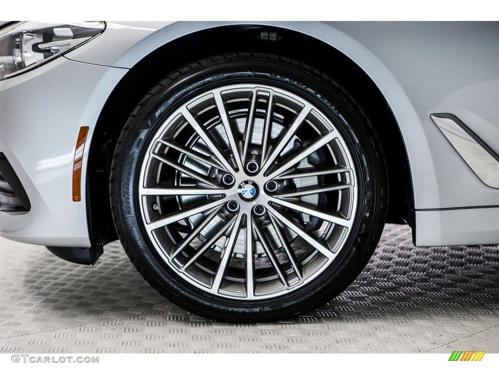 2017 5 Series 530i Sedan - Glacier Silver Metallic / Black photo #9