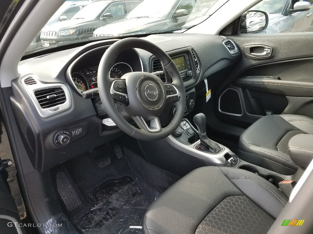 Black Interior 2018 Jeep Compass Latitude 4x4 Photo #122331659