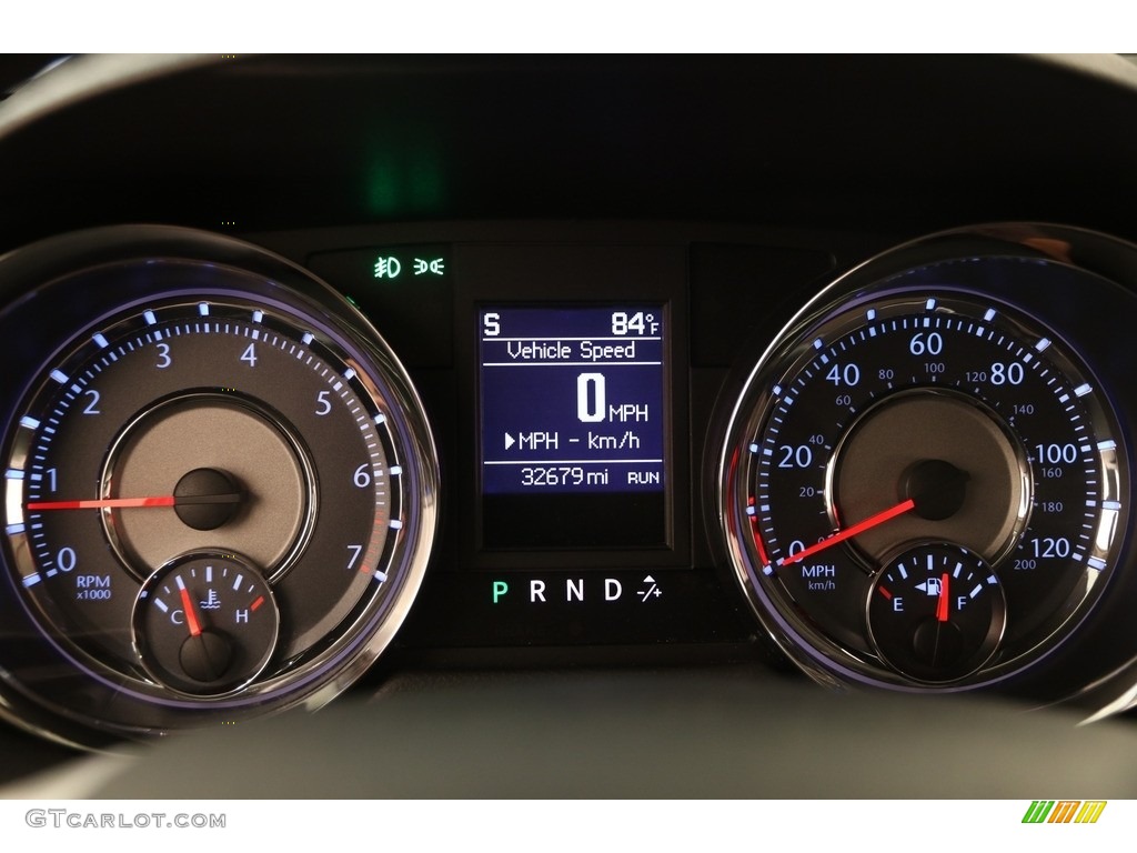 2016 Town & Country Touring - Billet Silver Metallic / Black/Light Graystone photo #7