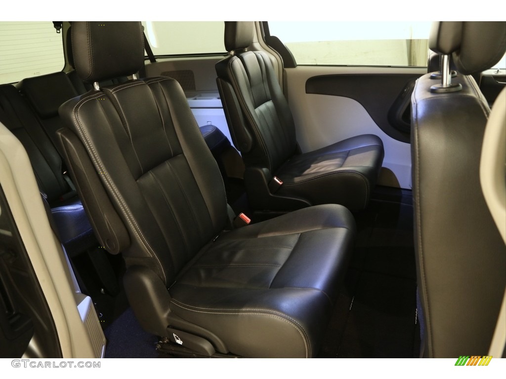 2016 Town & Country Touring - Billet Silver Metallic / Black/Light Graystone photo #15