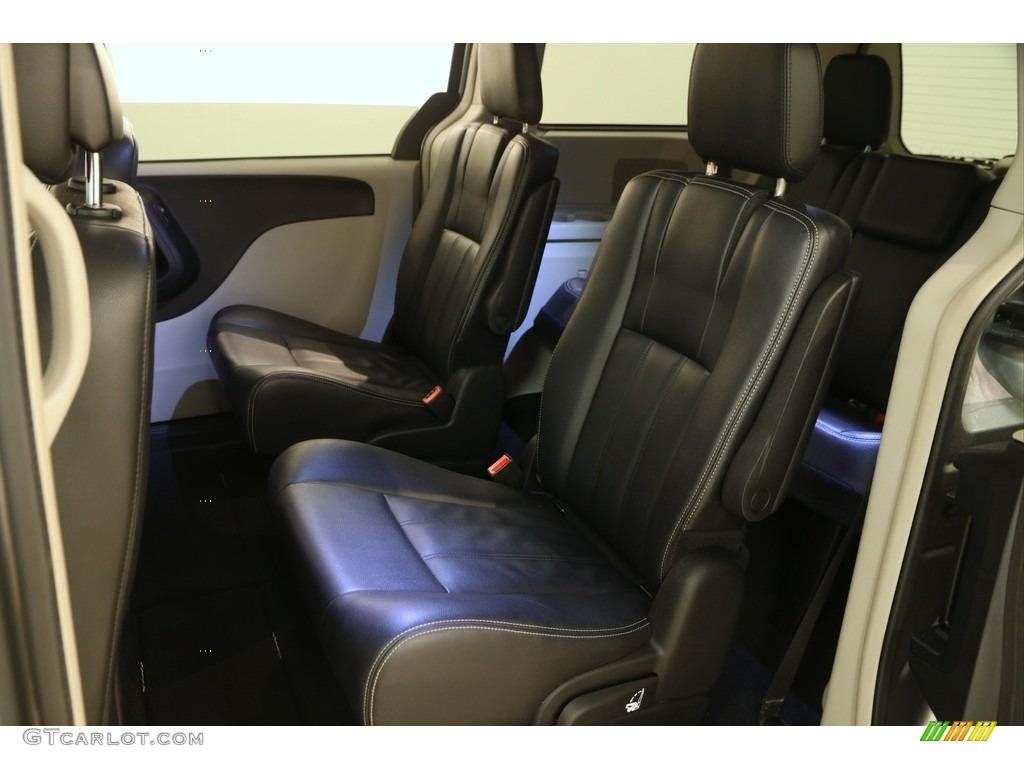 2016 Town & Country Touring - Billet Silver Metallic / Black/Light Graystone photo #16