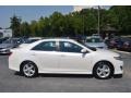 Super White - Camry SE Photo No. 3