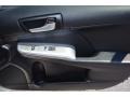 Super White - Camry SE Photo No. 15