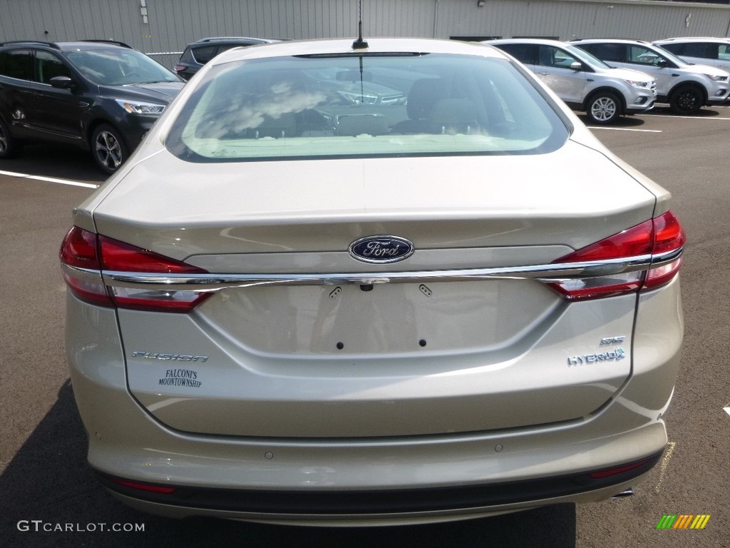 2017 Fusion Hybrid SE - White Gold / Medium Light Stone photo #6