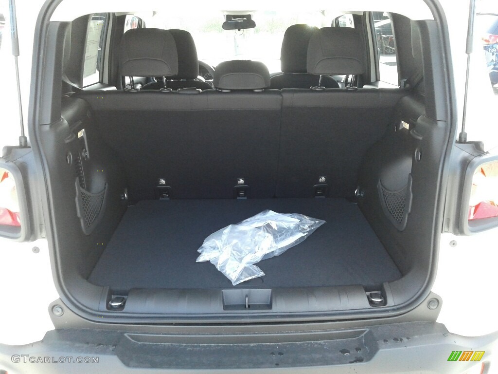 2017 Renegade Latitude - Alpine White / Black photo #19