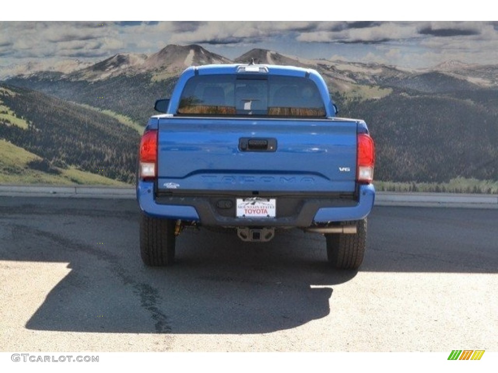 2017 Tacoma TRD Off Road Double Cab 4x4 - Blazing Blue Pearl / TRD Graphite photo #4