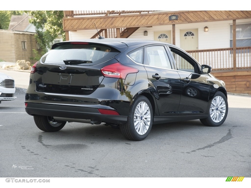 2017 Focus Titanium Hatch - Shadow Black / Charcoal Black photo #4