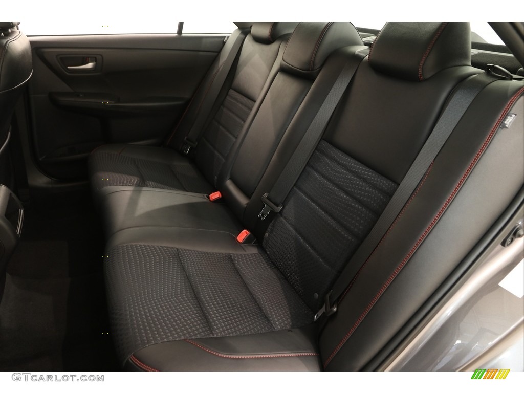 2015 Camry SE - Predawn Gray Mica / Black photo #15