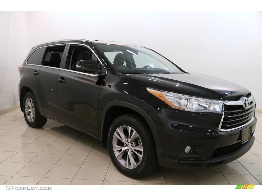 Attitude Black Metallic Toyota Highlander