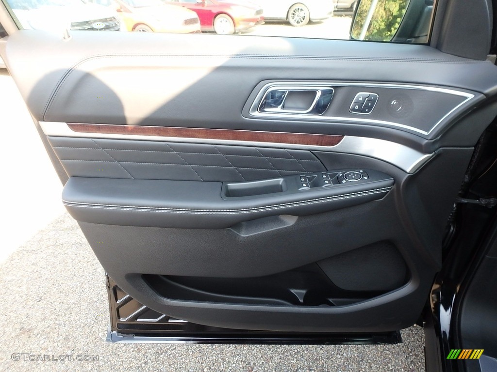 2017 Explorer Platinum 4WD - Shadow Black / Ebony Black photo #14