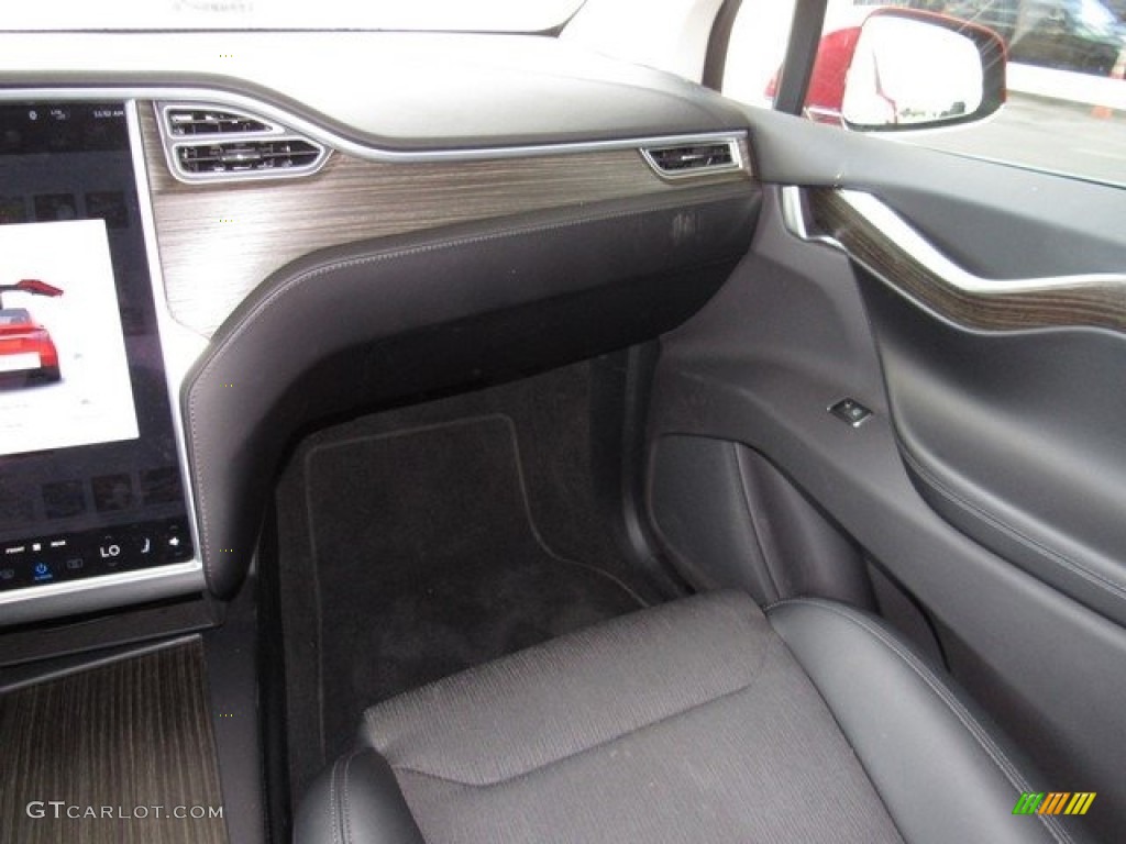 2016 Tesla Model X 75D Dashboard Photos