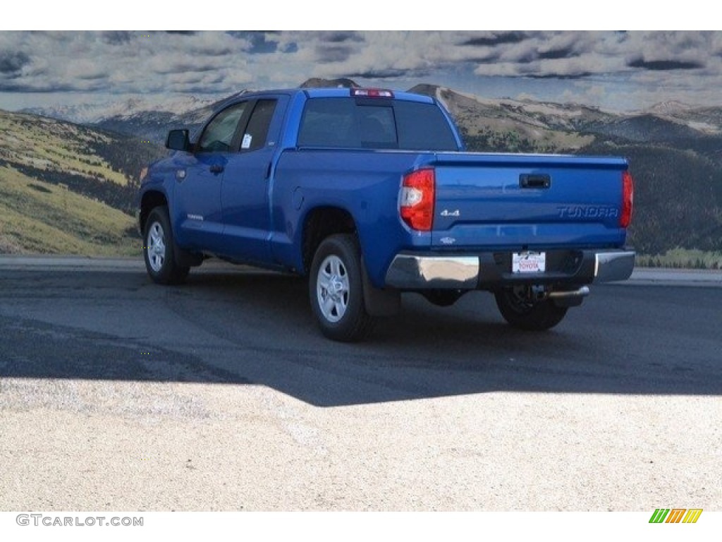 2017 Tundra SR5 Double Cab 4x4 - Blazing Blue Pearl / Graphite photo #3