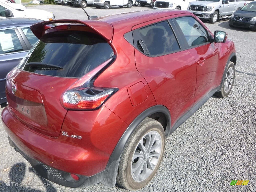 2017 Juke SL AWD - Cayenne Red / Black/Red photo #2