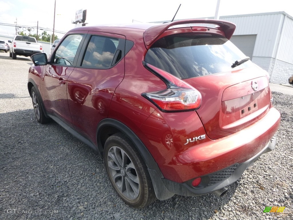 2017 Juke SL AWD - Cayenne Red / Black/Red photo #3