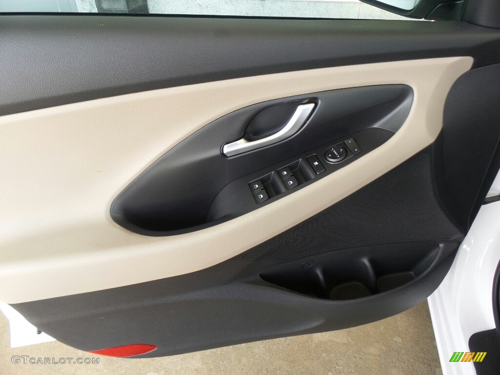 2018 Hyundai Elantra GT Standard Elantra GT Model Beige Door Panel Photo #122371975