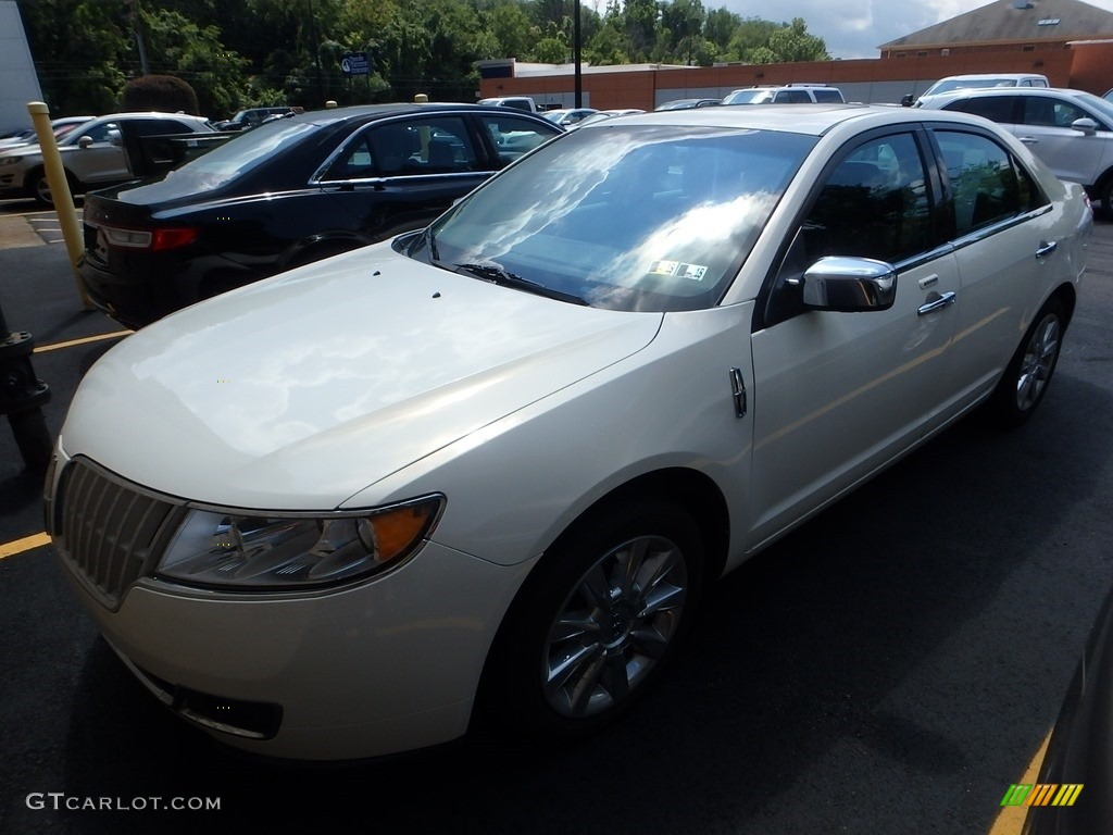 Crystal Champagne Metallic Tri-Coat Lincoln MKZ