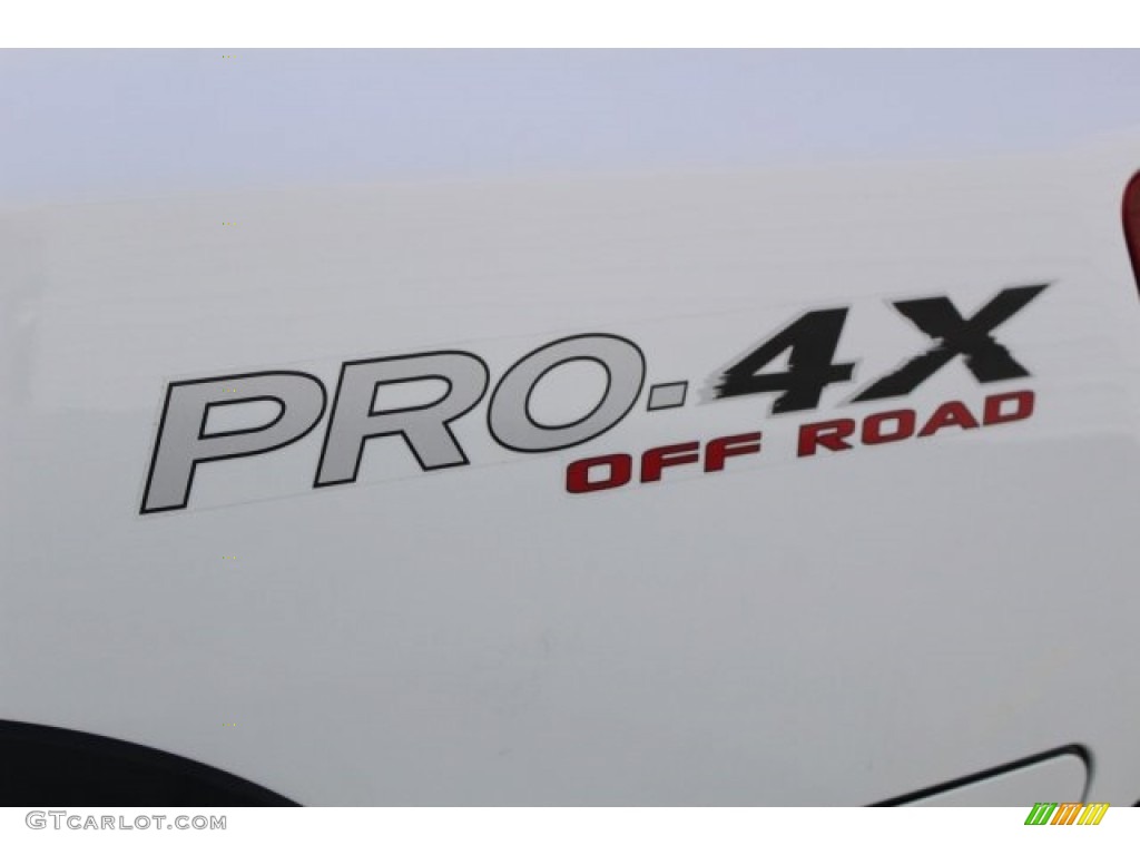 2010 Titan PRO-4X Crew Cab 4x4 - Blizzard White / Charcoal photo #13