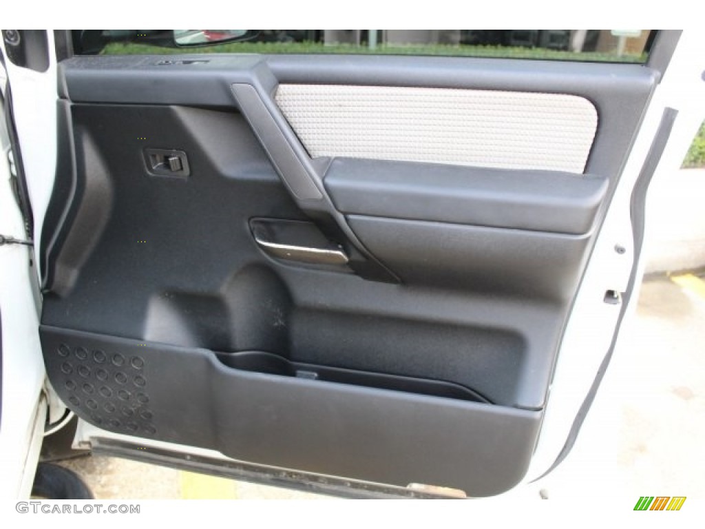 2010 Titan PRO-4X Crew Cab 4x4 - Blizzard White / Charcoal photo #30