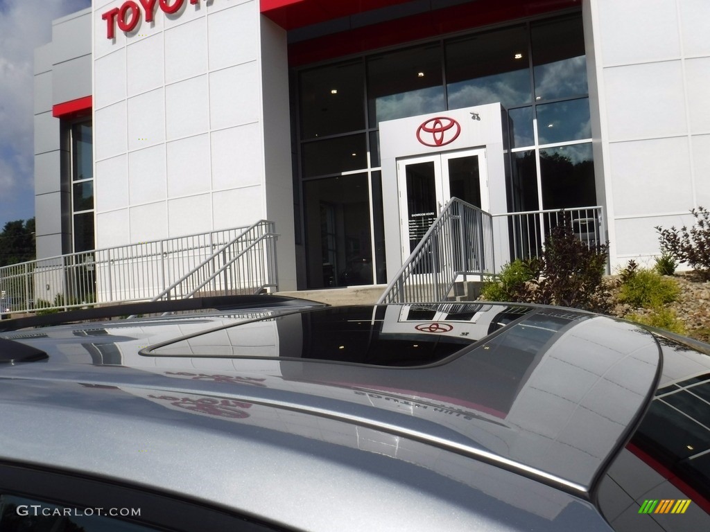 2014 Sienna XLE AWD - Silver Sky Metallic / Light Gray photo #2