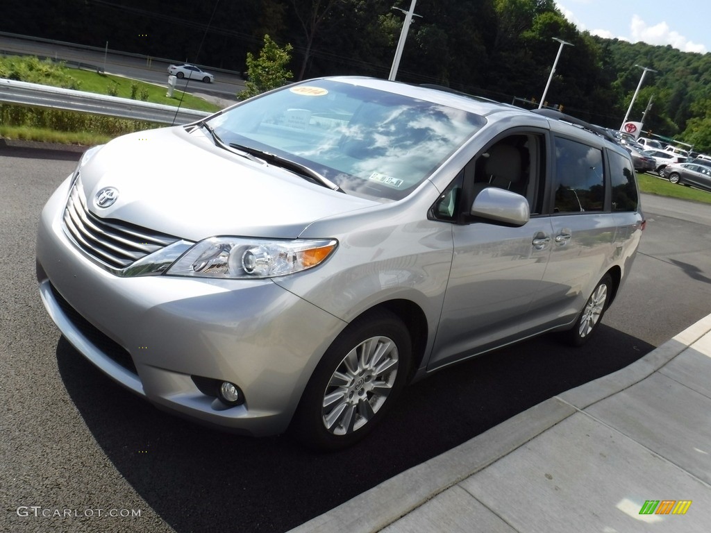 2014 Sienna XLE AWD - Silver Sky Metallic / Light Gray photo #5