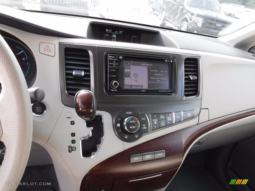 2014 Sienna XLE AWD - Silver Sky Metallic / Light Gray photo #16