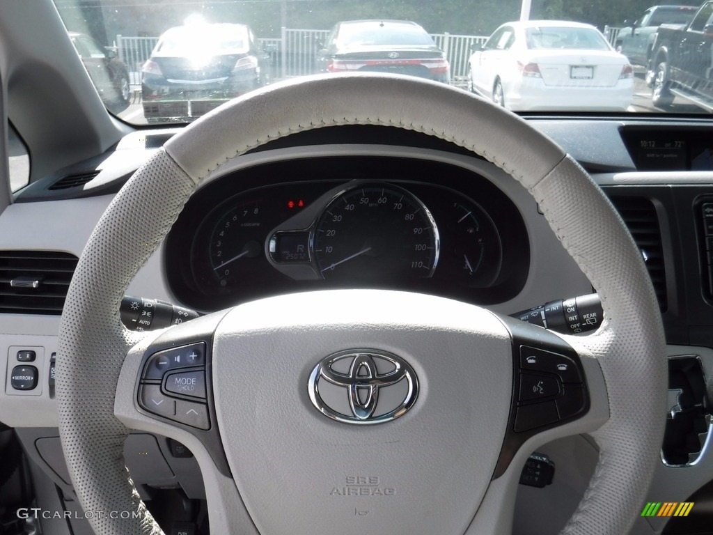 2014 Sienna XLE AWD - Silver Sky Metallic / Light Gray photo #20